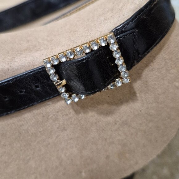 Women's Guess Black Leather Heels w Crystal Embellishments Size 9M NIB - Picture 9 of 10